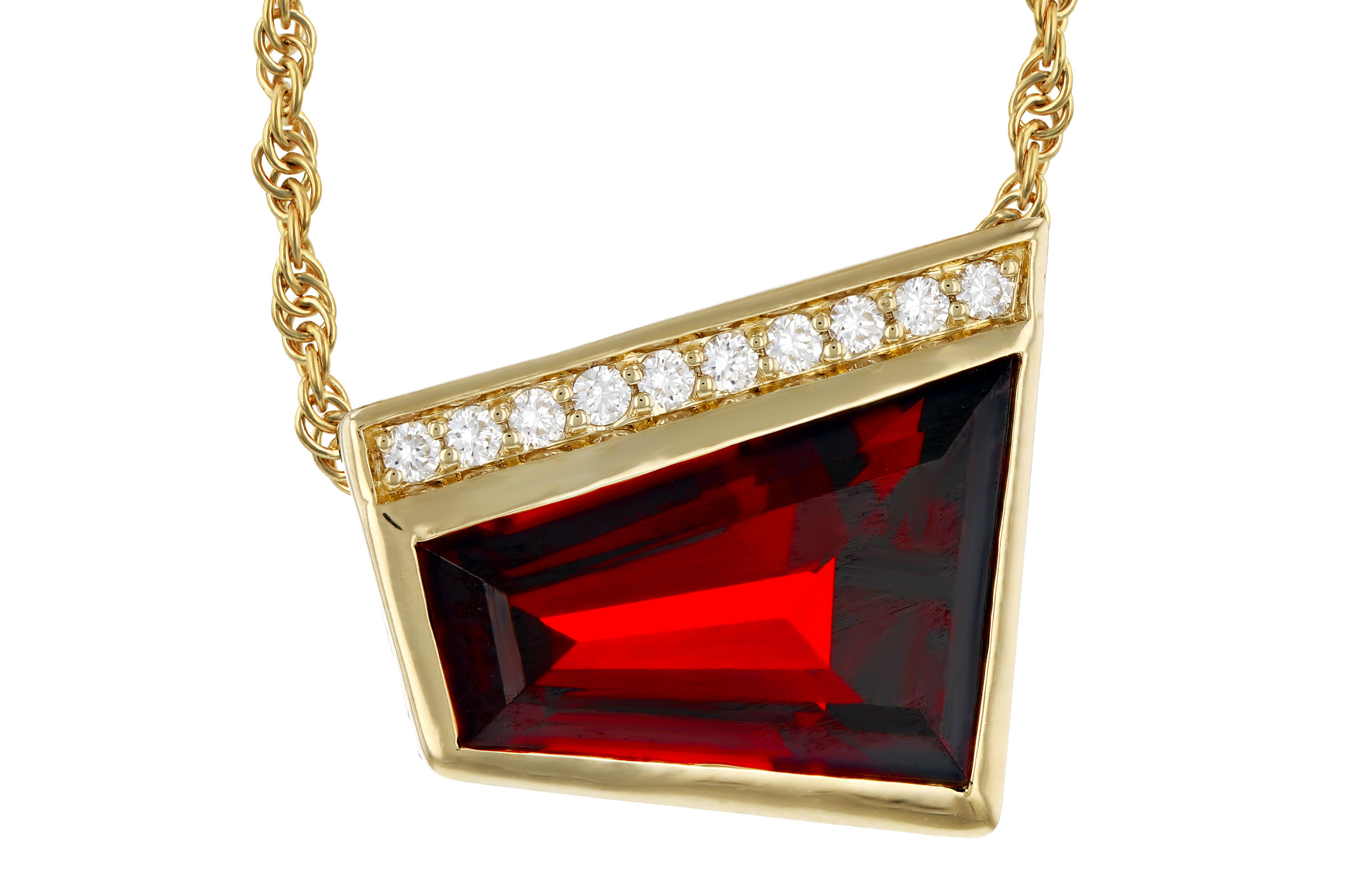 F321-39059: NECKLACE 3.92 GARNET 4.00 TGW