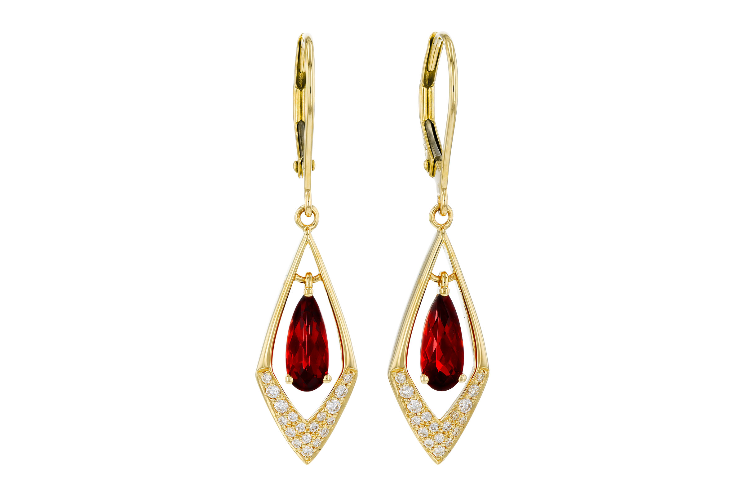 K321-39022: EARR 1.13 TW GARNET 1.28 TGW