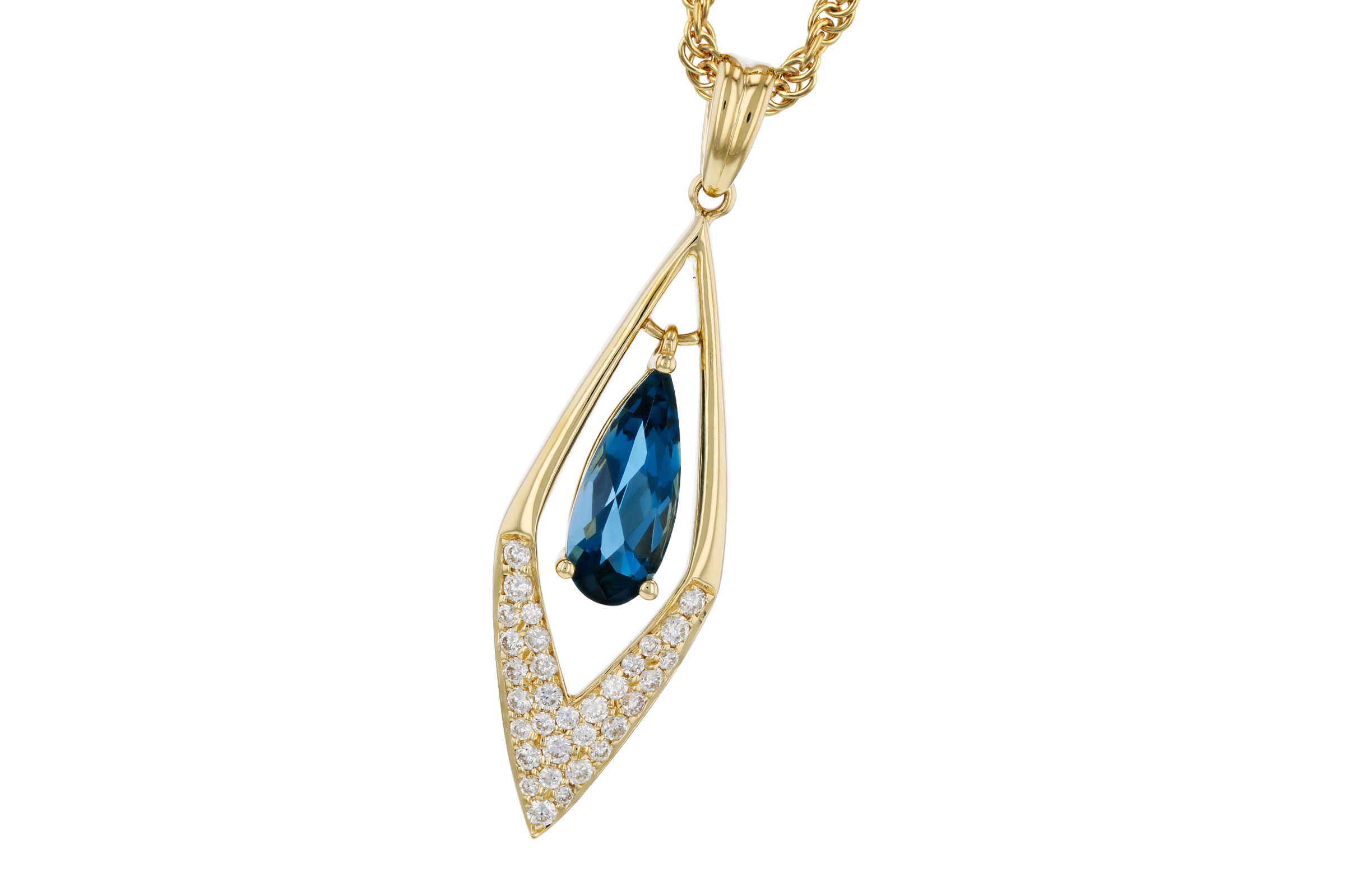 M321-39031: NECK .85 LONDON BLUE TOPAZ 1.02 TGW (10x4MM LBT)